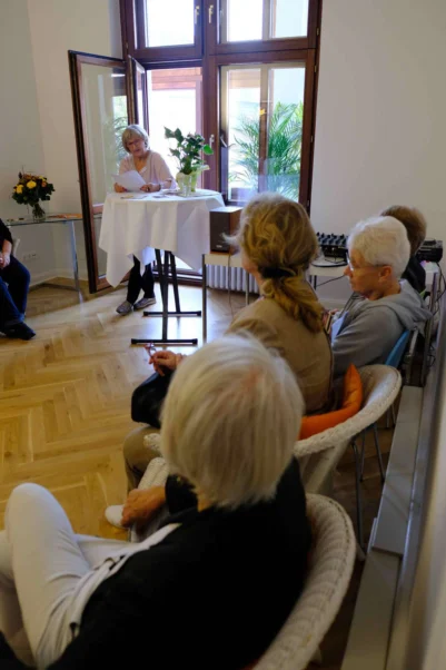 Danksagung durch die 2. Vorsitzende Ruth Keseberg-Alt, für die fachliche und materielle Unterstützung von Freundinnen, Freunden, Förderer*innen und Spender*innen